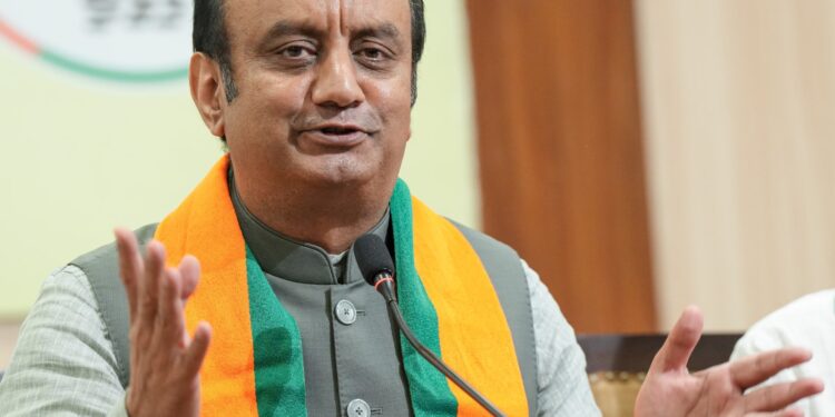 ‘No Cure for Night Blindness’: BJP’s Sudhanshu Trivedi Taunts Kharge Over Bihar Remarks