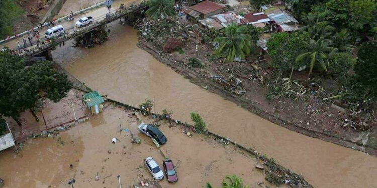 Torrential floods from typhoon devastate central Philippines, claimed dozens of lives