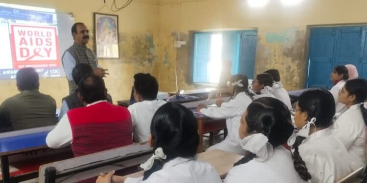 “Don’t Be Afraid, but Be Aware: AIDS Awareness Workshop Held”