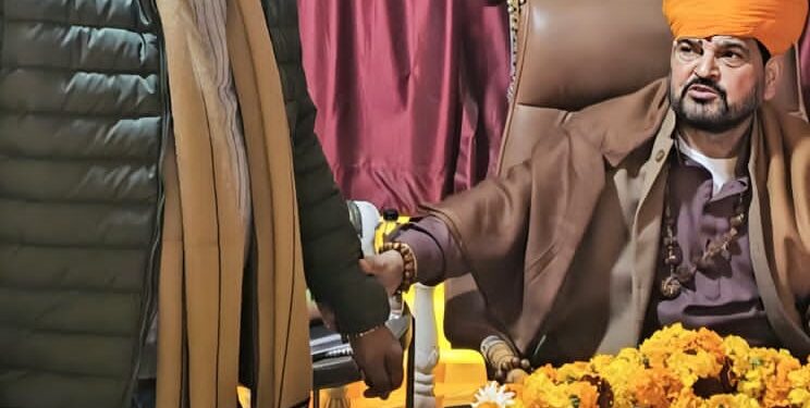 At Rashtriya Katha, Saurabh Kasodhan donates one quintal of pure turmeric for the community feast