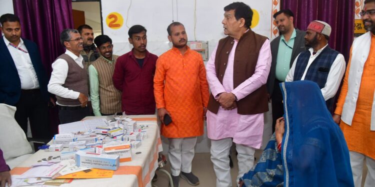Minister A.K. Sharma Conducts Surprise Inspection of Primary Health Center Suggi Chaura