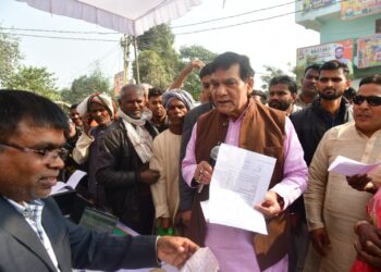 A.K Sharma Inspects Electricity Bill Relief Scheme Camps During His Visit to Mau