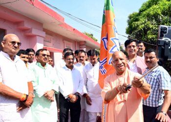 Chief Minister hoists Party Flag at Gorakhnath Temple on BJP Foundation Day