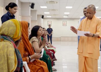 Uttar Pradesh CM Yogi Advises People to Resolve Family Disputes at Home