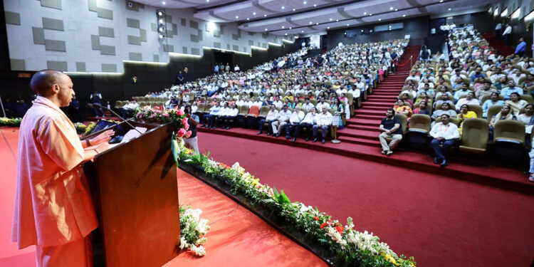 Yogi Govt major decision: Dress Code to be made mandatory in universities and Colleges