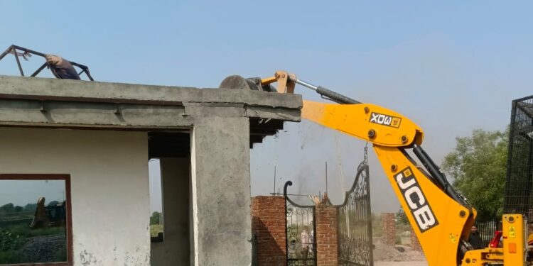 Greater Noida Authority Removes Encroachment in Nanwa Ka Rajpur