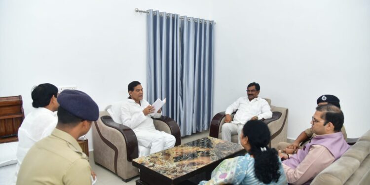 Minister A.K. Sharma Reviews Disaster Preparedness and Urban Arrangements in Jaunpur