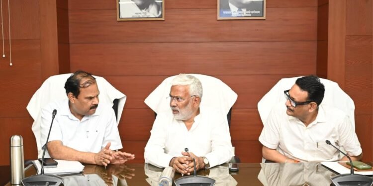 Water Resources Minister Inspected the Information System Organization (ISO)