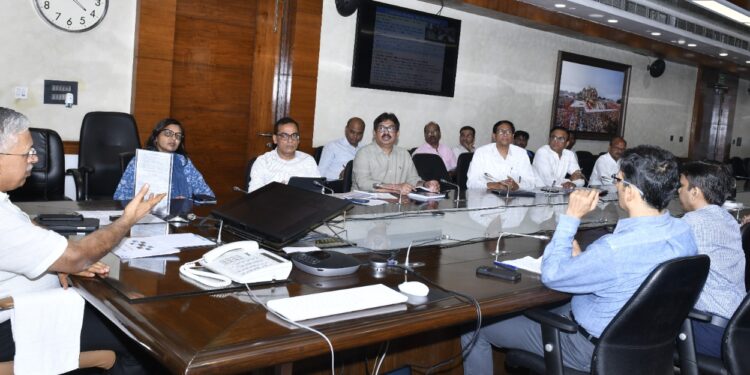 Discussion Held on Strengthening Last-Mile Connectivity in Metro Cities Under the Chairmanship of the Chief Secretary