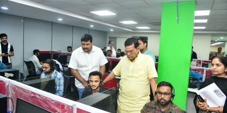 Energy Minister A.K Sharma takes Strict Stand During Inspection of 1912 Control Room