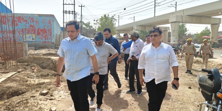 Action Will Be Taken if Unnecessary Debris Is Found Along Roadsides: Municipal Commissioner