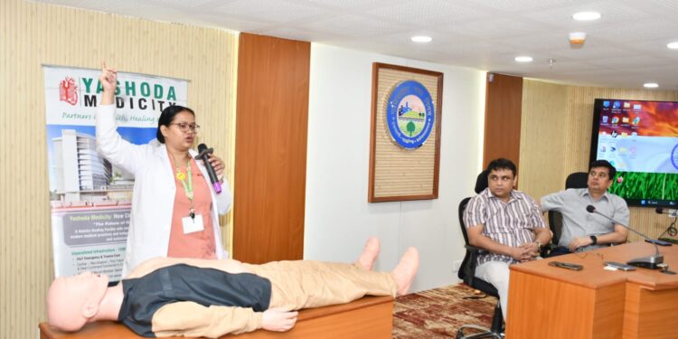 Officers and Employees Receive CPR and Life-Saving Techniques Training Under the Guidance of the Commissioner