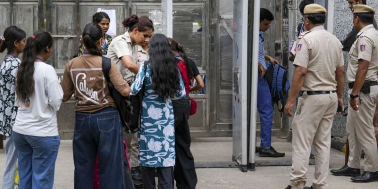 Major Exposé of Solver Gang in NEET-UG Exam, Fake Candidates Gained Entry by Breaching Biometric System