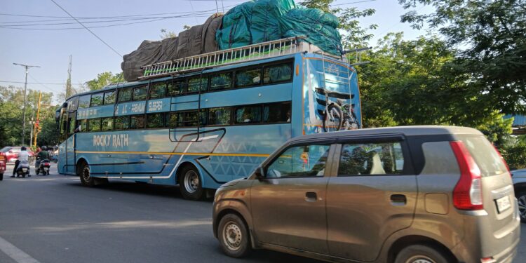 Alleged GST Evasion Network Through Sleeper Buses Raises Questions Over UP Zero-Tolerance Policy