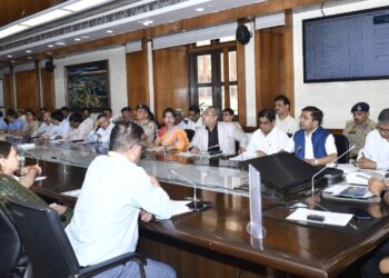 Rooftop Solar Systems to Be Installed on Government and Semi-Government Buildings Under the Chairmanship of the Chief Secretary