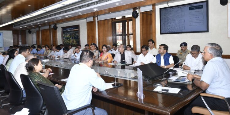 Rooftop Solar Systems to Be Installed on Government and Semi-Government Buildings Under the Chairmanship of the Chief Secretary