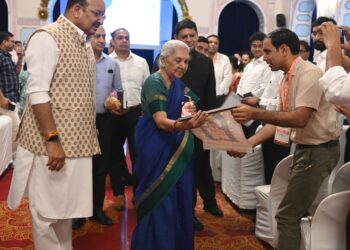 Governor Attends Mango Buyer–Seller Meet at Jan Bhawan under UP Mango Festival-2026