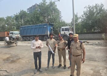 Transport Department Cracks Down on Overloaded Trucks in Noida, Collects ₹8.5 Lakh Penalty