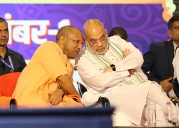 Amit Shah Says: “SP-BSP Regime Saw Industries Making Country-Made Pistols and Bombs