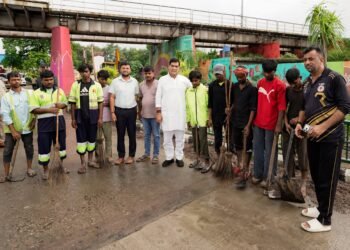 Minister A.K. Sharma Reviews Drainage Situation Amid Record Rainfall in Lucknow