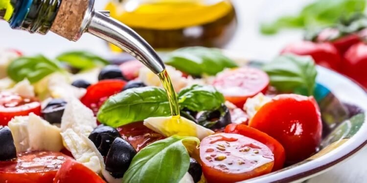 eating olive oil