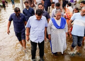 Minister A.K. Sharma Reviews Flood-Affected Faizullaganj-Daudnagar Area