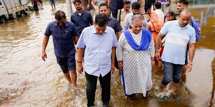 Minister A.K. Sharma Reviews Flood-Affected Faizullaganj-Daudnagar Area